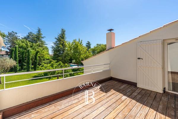 Aix-en-Provence, Maison 5 Chambres -  249 m² à vendre