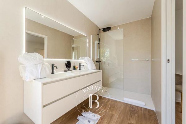 Aix-en-Provence, Maison 5 Chambres -  249 m² à vendre