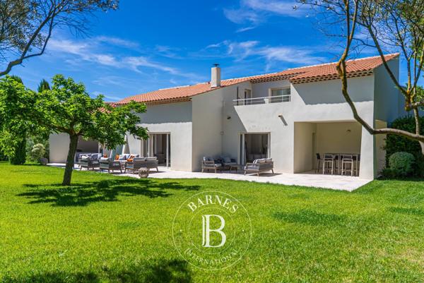 Aix-en-Provence, Maison 5 Chambres -  249 m² à vendre