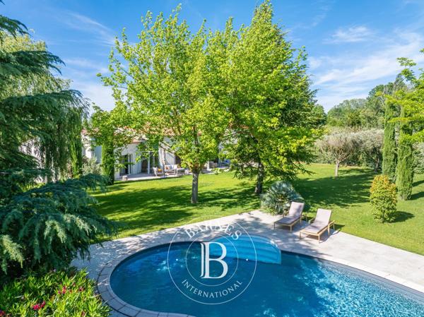 Aix-en-Provence, Maison 5 Chambres -  249 m² à vendre