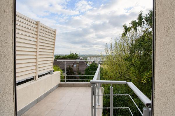 Suresnes rue Paul-Bert - Maison de ville avec terrasse et vue Tour Eiffel
