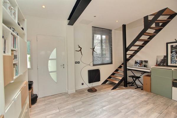 Suresnes rue Paul-Bert - Maison de ville avec terrasse et vue Tour Eiffel