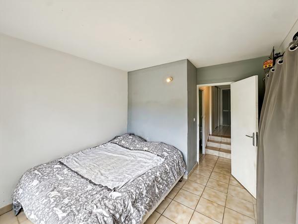 Charmante maison style canadienne en triplex à Cesson 3 chambres