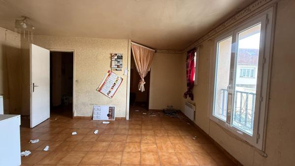 Appartement Corbeil Essonnes 1 pièce(s) 32 m2