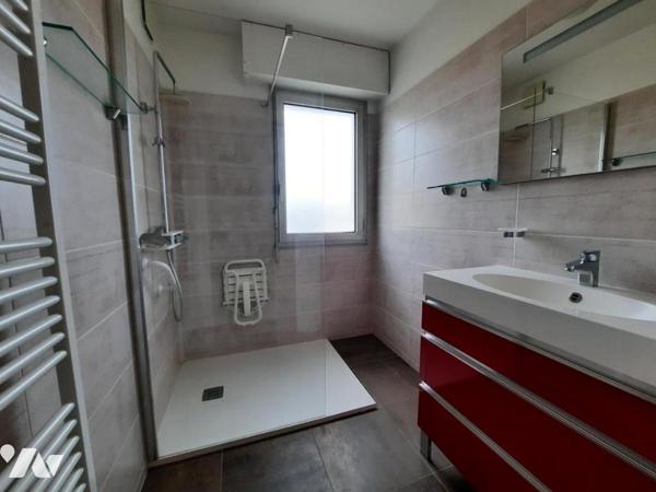 CHALLANS - Cœur du Centre ville appartement T3 + garage + cave