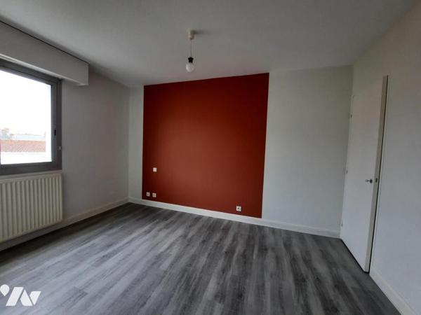 CHALLANS - Cœur du Centre ville appartement T3 + garage + cave