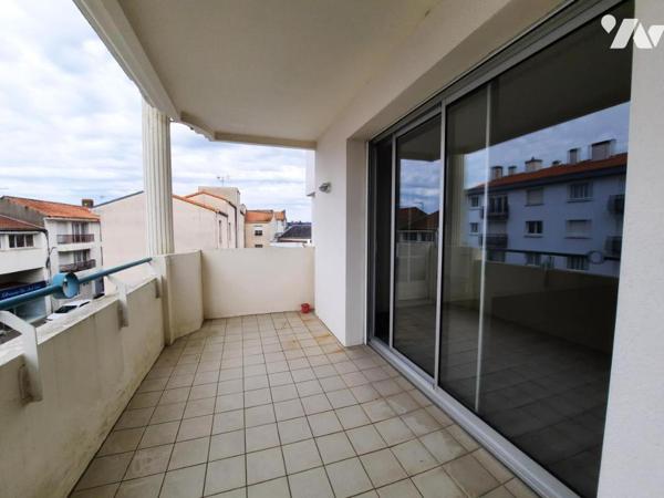 CHALLANS - Cœur du Centre ville appartement T3 + garage + cave