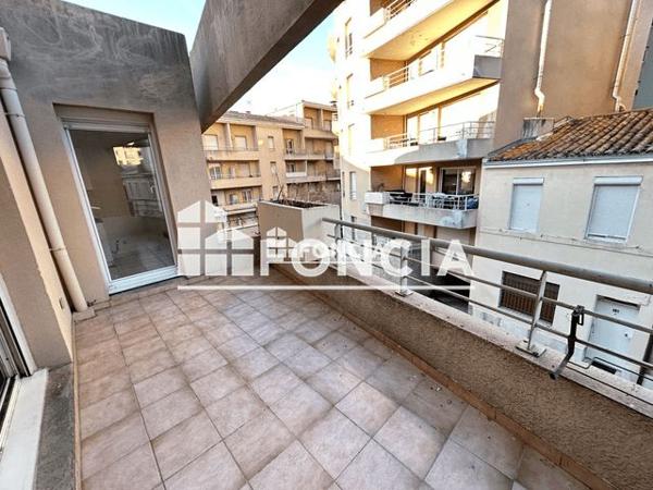 Location Appartement 4 pièces 84.3 m² - 19 RUE MICHEL MERINO Marseille 13005