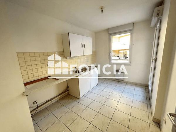 Location Appartement 4 pièces 84.3 m² - 19 RUE MICHEL MERINO Marseille 13005
