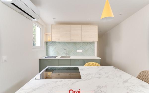 Appartement à louer    2 pièces • 38 m2 Marseille 7