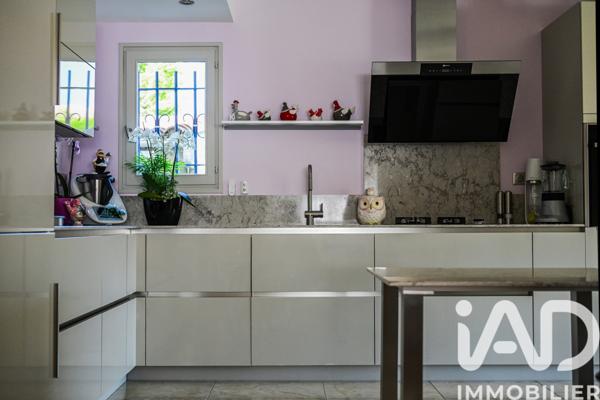 Maison à vendre 8 pièces 245,6 m² Rochefort-du-Gard