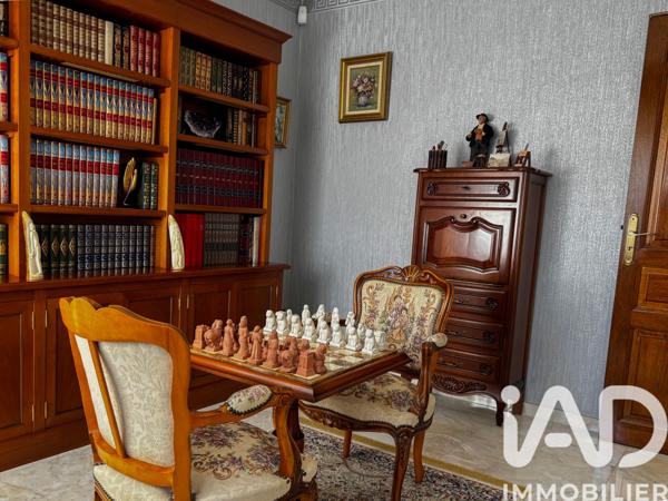 Maison à vendre 8 pièces 245,6 m² Rochefort-du-Gard