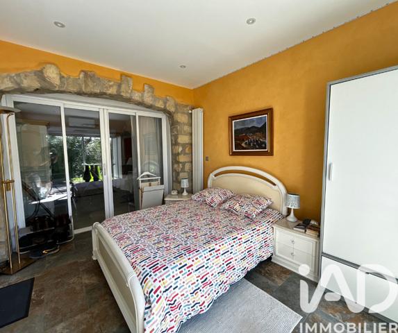 Maison à vendre 8 pièces 245,6 m² Rochefort-du-Gard