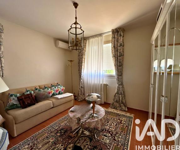 Maison à vendre 8 pièces 245,6 m² Rochefort-du-Gard