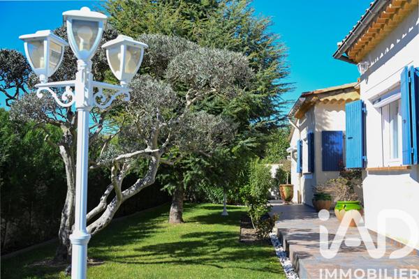 Maison à vendre 8 pièces 245,6 m² Rochefort-du-Gard
