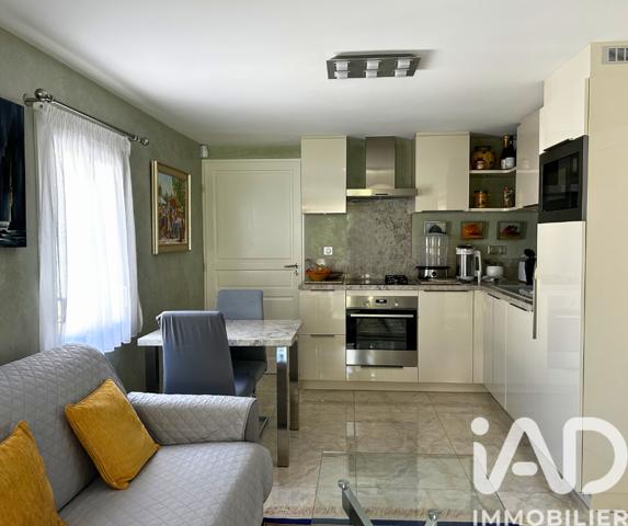 Maison à vendre 8 pièces 245,6 m² Rochefort-du-Gard