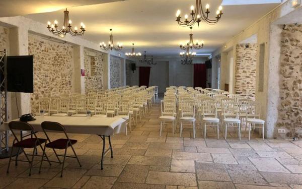 Maison à vendre    20 pièces • 3 000 m2 La Haute-Maison