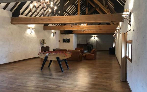 Maison à vendre    20 pièces • 3 000 m2 La Haute-Maison