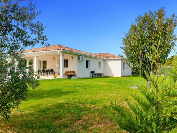 Maison à vendre 4 pièces MONTAUBAN (82), garage, piscine terrain cloturé, belles prestations
