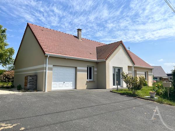 Maison familiale avec garage à Vornay