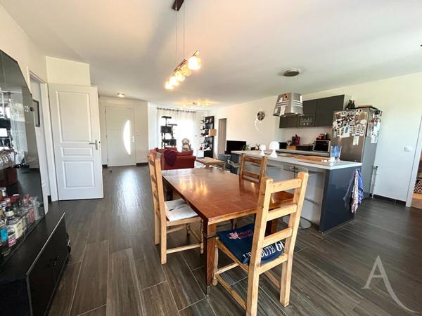 Maison familiale avec garage à Vornay