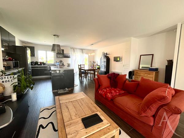 Maison familiale avec garage à Vornay