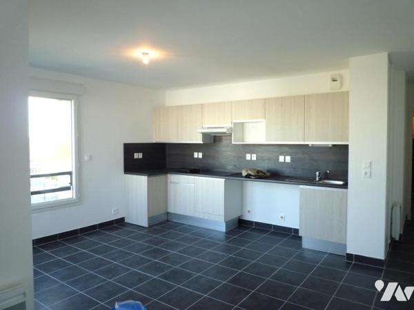 A VENDRE - REZE - Pont-Rousseau - POUR INVESTISSEMENT - Un appartement T3 d'env 60.93m² avec garage
