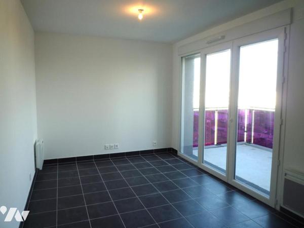 A VENDRE - REZE - Pont-Rousseau - POUR INVESTISSEMENT - Un appartement T3 d'env 60.93m² avec garage