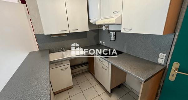 Location Studio 29.6 m² - Chilly-mazarin 91380