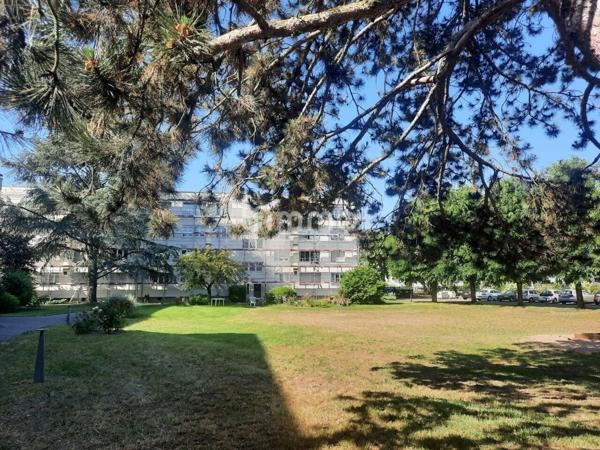 Bel appartement 5 p 113 m² env. à Strasbourg Stockfeld