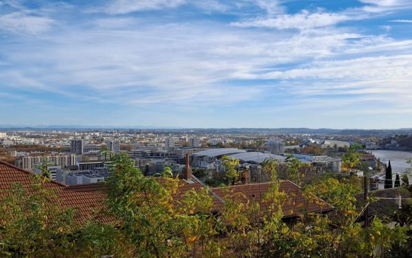 Appartement à louer    1 pièce •  Lyon 5