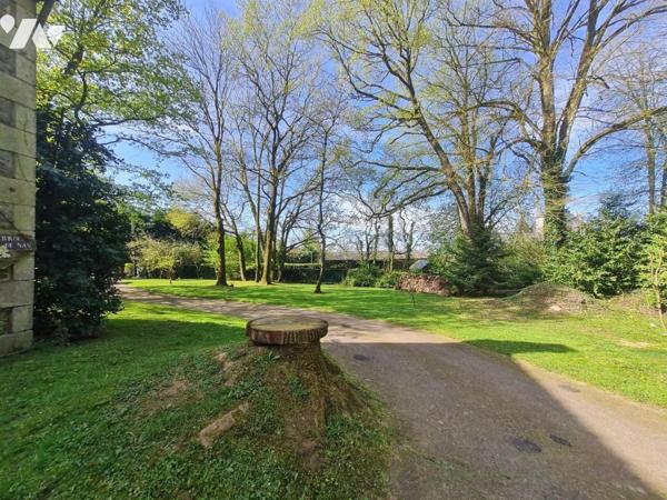 À Vendre à Evellys (Moustoir-Remungol) Anicenne écurie du manoir avec dépendance sur 4 759 m²