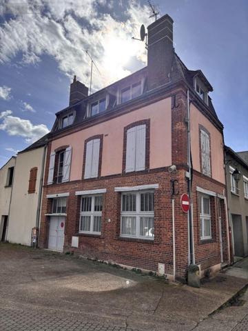 Immeuble à vendre à Saint-Calais dans la Sarthe (72120), ref : 101/1978