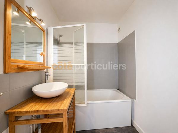 Vente
                Appartement70,8 m² - 3 Pièces -
                    ORLEANS (45100)