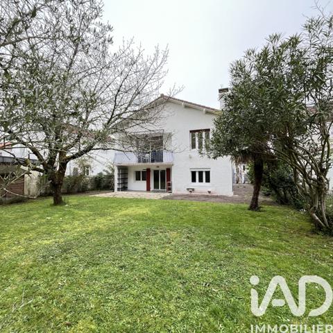Maison à vendre 7 pièces 177 m² Pau