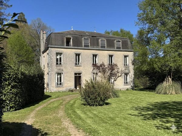 Maison de maître , de caractère -  Ses dépendances & son parc - Rare sur le secteur