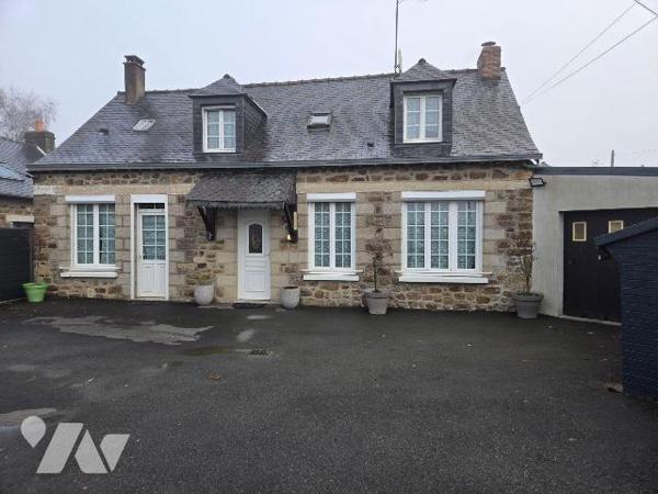 SAINT GEORGES BUTTAVENT- Maison en pierres avec cour, en sortie de bourg , proche MAYENNE.

M...
