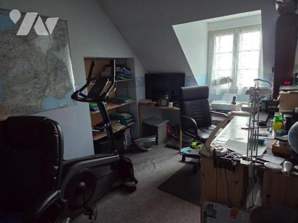 SAINT GEORGES BUTTAVENT- Maison en pierres avec cour, en sortie de bourg , proche MAYENNE.

M...