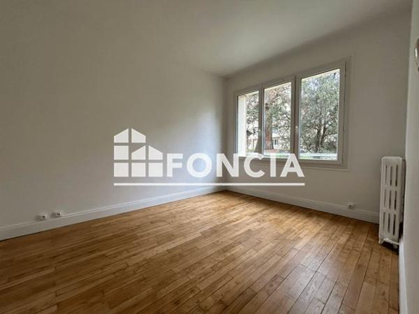 Location Appartement 3 pièces 73.81 m² - 46/54 BIS AVENUE MARECHAL FOCH Chatou 78400