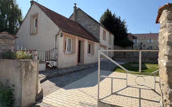 Maison à vendre    3 pièces •  Dormans