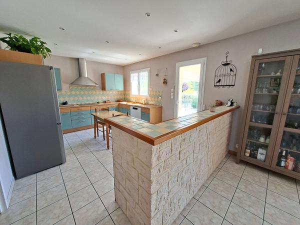 MAISON FAMILIALE AVEC PISCINE - DANGE SAINT ROMAIN - EXCLUSIVITE AGENCE