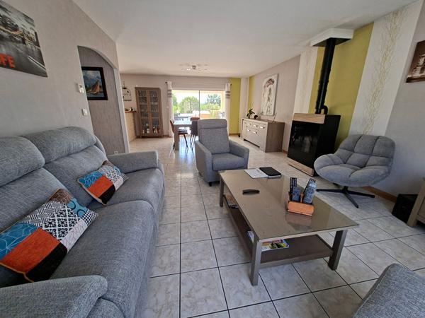 MAISON FAMILIALE AVEC PISCINE - DANGE SAINT ROMAIN - EXCLUSIVITE AGENCE