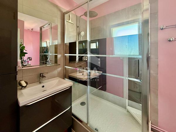 EMPLACEMENT IDEAL - QUARTIER FONCILLON  LE CHAY- 3 CHAMBRES