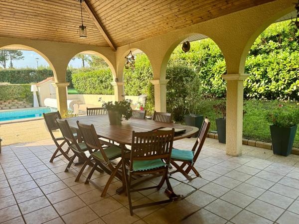 Maison
         7 pièces
        - 160 m² Bien prestige 940 000 € *