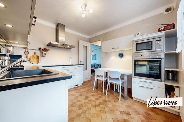 Auray - Maison sur 2 étages - 5 pièces - 3 chambres - 105 m² - 460 m² de terrain