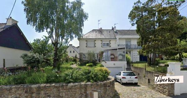 Auray - Maison sur 2 étages - 5 pièces - 3 chambres - 105 m² - 460 m² de terrain