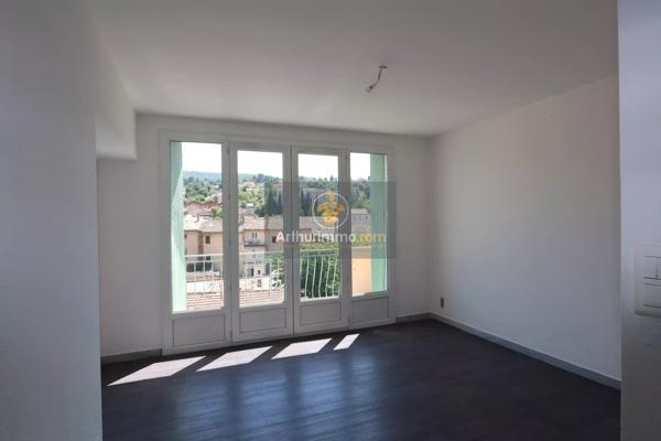 Location                                                      Appartement
                        
                     3 pièces                      54 m2                     à Apt