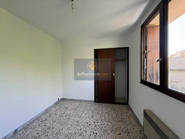 Location                                                      Appartement
                        
                     3 pièces                      54 m2                     à Apt
