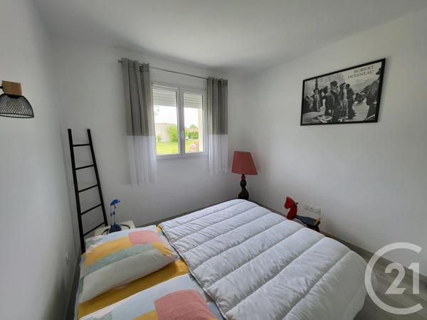 Maison à vendre  5 pièces - 99 m 2   SAINTES  - 17