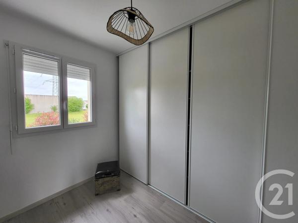Maison à vendre  5 pièces - 99 m 2   SAINTES  - 17